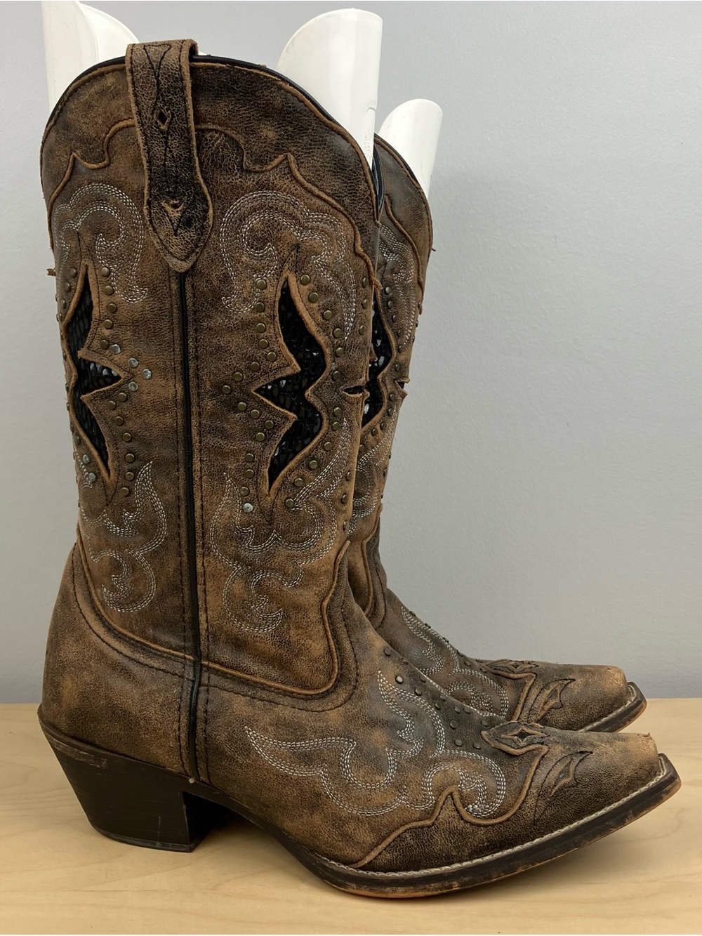 Laredo Women’s Size 8.5 W Lucretia Studded Brown Leather Western Cowboy Boots